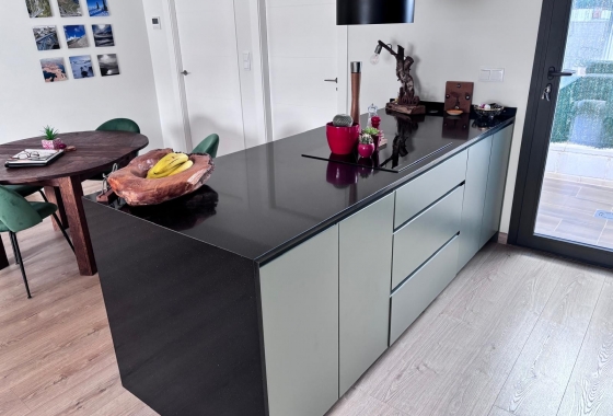 Rynek wtórny - Szeregowiec - Los Montesinos - La Herada