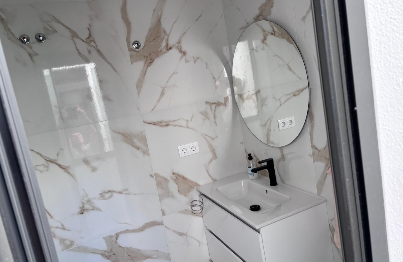 Rynek wtórny - Szeregowiec - Los Montesinos - La Herada