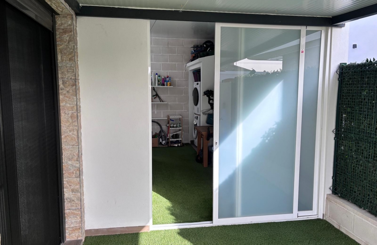 Rynek wtórny - Szeregowiec - Los Montesinos - La Herada