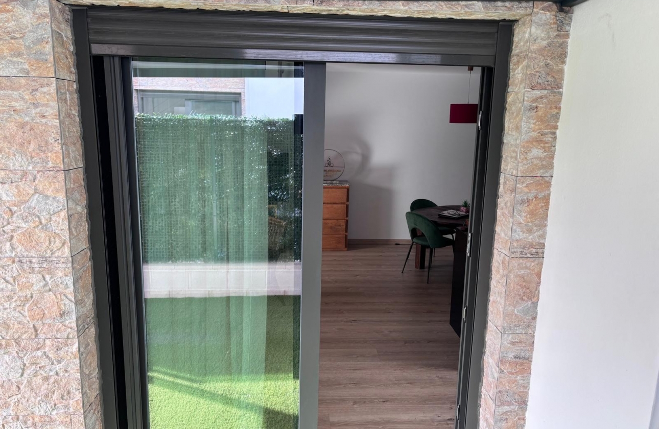 Rynek wtórny - Szeregowiec - Los Montesinos - La Herada