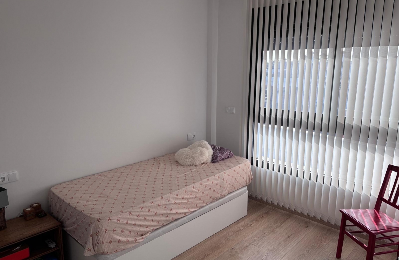 Rynek wtórny - Szeregowiec - Los Montesinos - La Herada