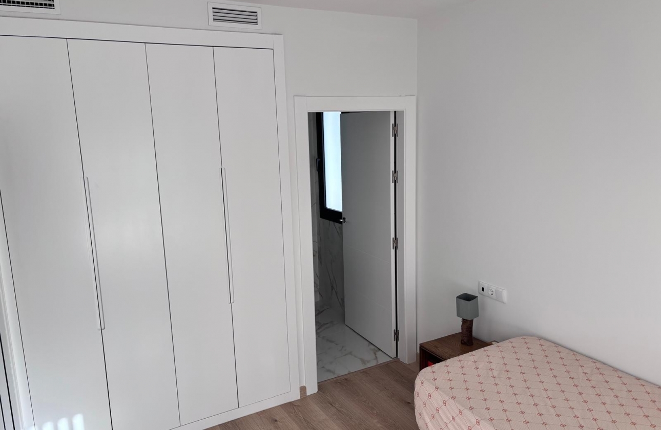 Rynek wtórny - Szeregowiec - Los Montesinos - La Herada