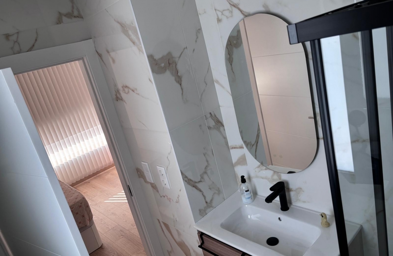 Rynek wtórny - Szeregowiec - Los Montesinos - La Herada