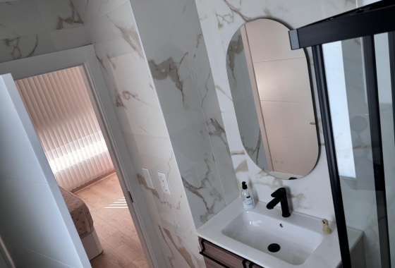 Rynek wtórny - Szeregowiec - Los Montesinos - La Herada