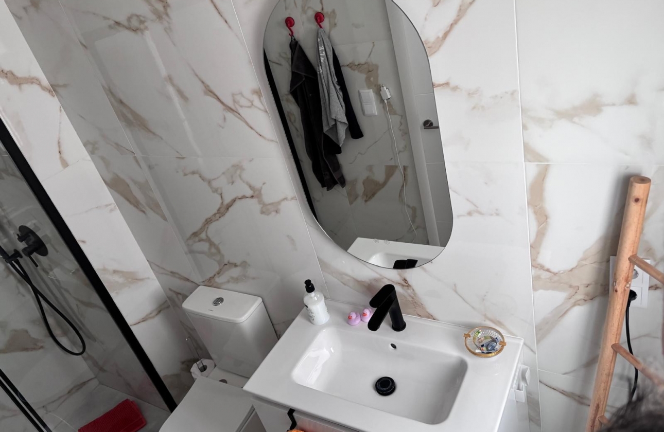 Rynek wtórny - Szeregowiec - Los Montesinos - La Herada