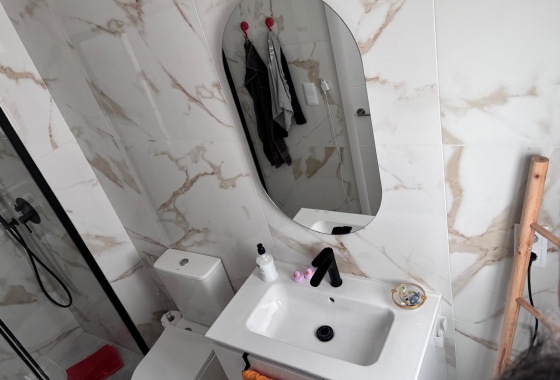 Rynek wtórny - Szeregowiec - Los Montesinos - La Herada