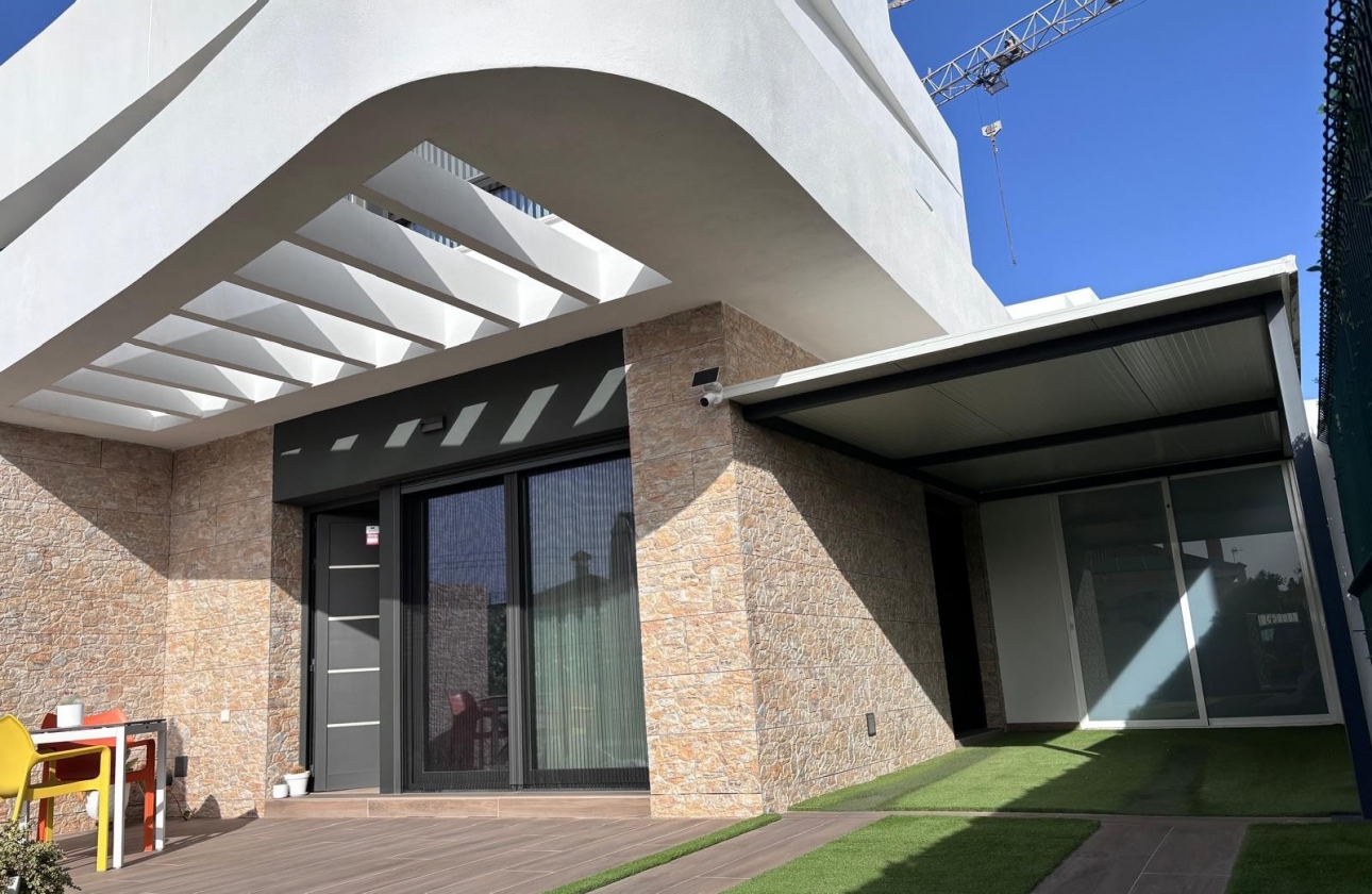 Rynek wtórny - Szeregowiec - Los Montesinos - La Herada