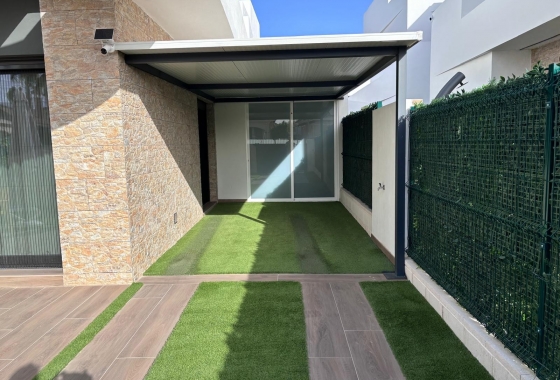 Rynek wtórny - Szeregowiec - Los Montesinos - La Herada