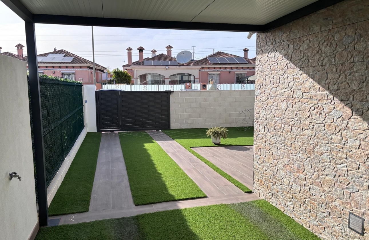 Rynek wtórny - Szeregowiec - Los Montesinos - La Herada