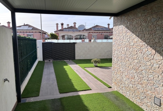 Rynek wtórny - Szeregowiec - Los Montesinos - La Herada