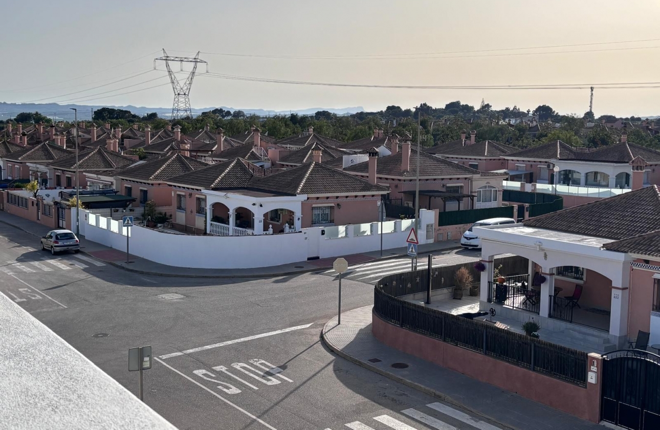 Rynek wtórny - Szeregowiec - Los Montesinos - La Herada