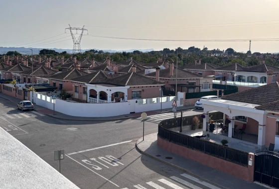 Rynek wtórny - Szeregowiec - Los Montesinos - La Herada