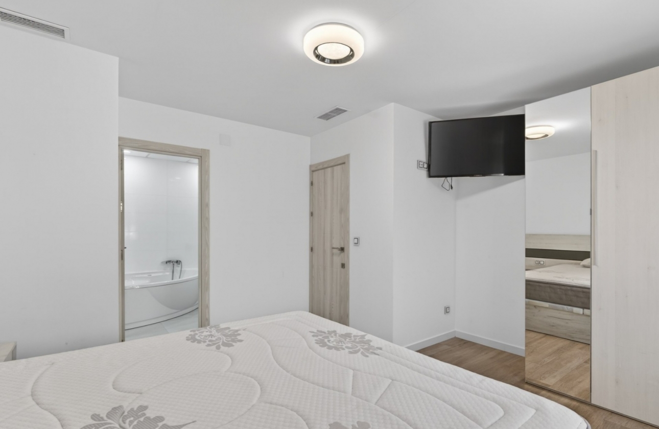 Rynek wtórny - Villa - Alicante - Rebolledo