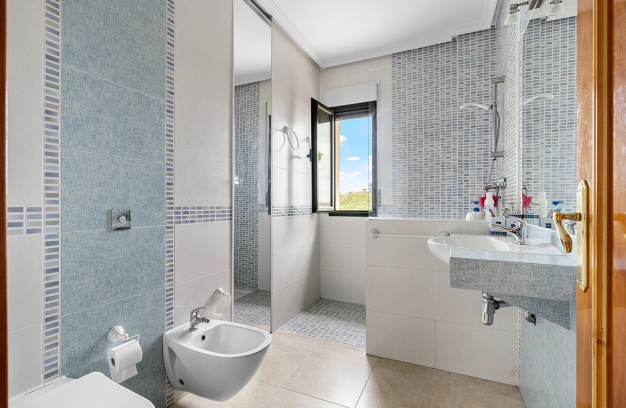 Rynek wtórny - Villa - Alicante - Rebolledo