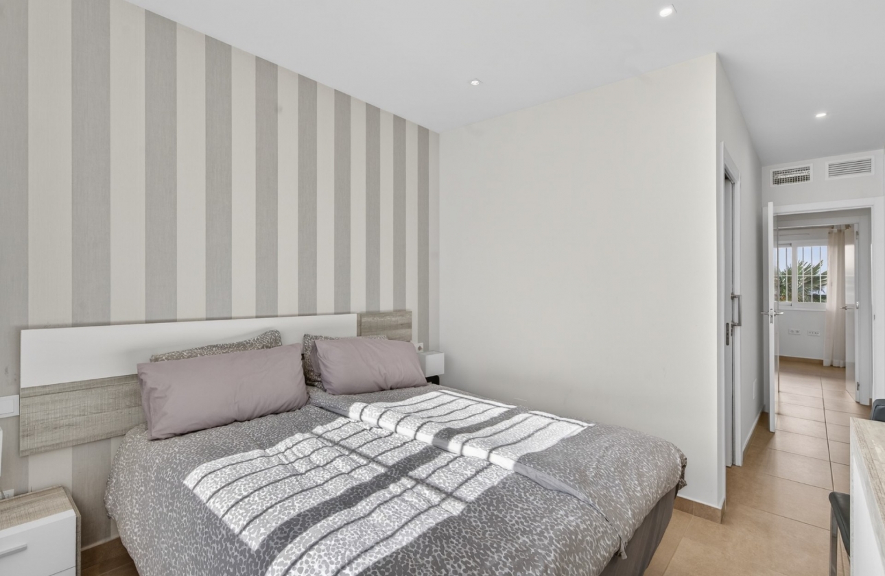 Rynek wtórny - Apartament - Torrevieja - Aguas Nuevas