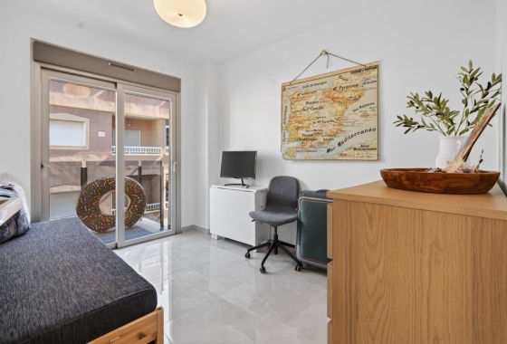 Rynek wtórny - Apartament - Torrevieja - Playa de los Locos