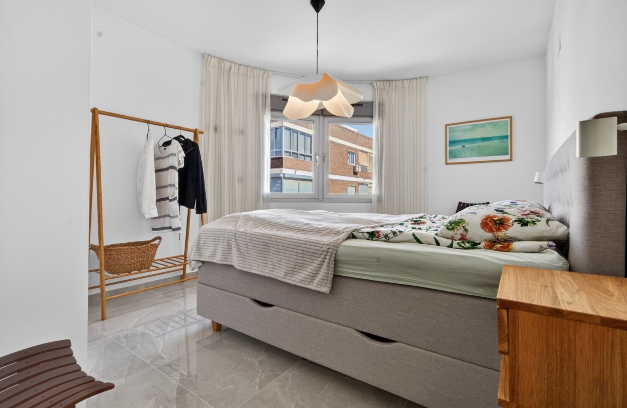 Rynek wtórny - Apartament - Torrevieja - Playa de los Locos