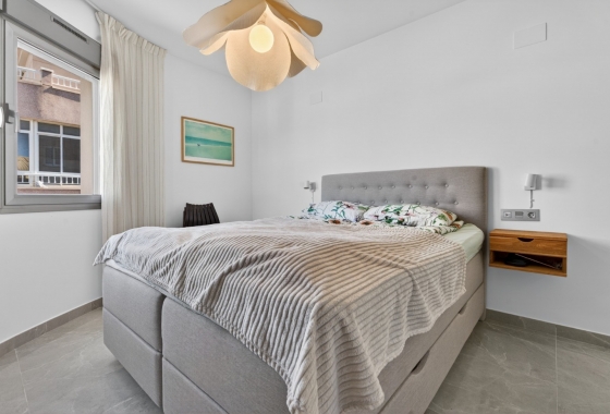 Rynek wtórny - Apartament - Torrevieja - Playa de los Locos