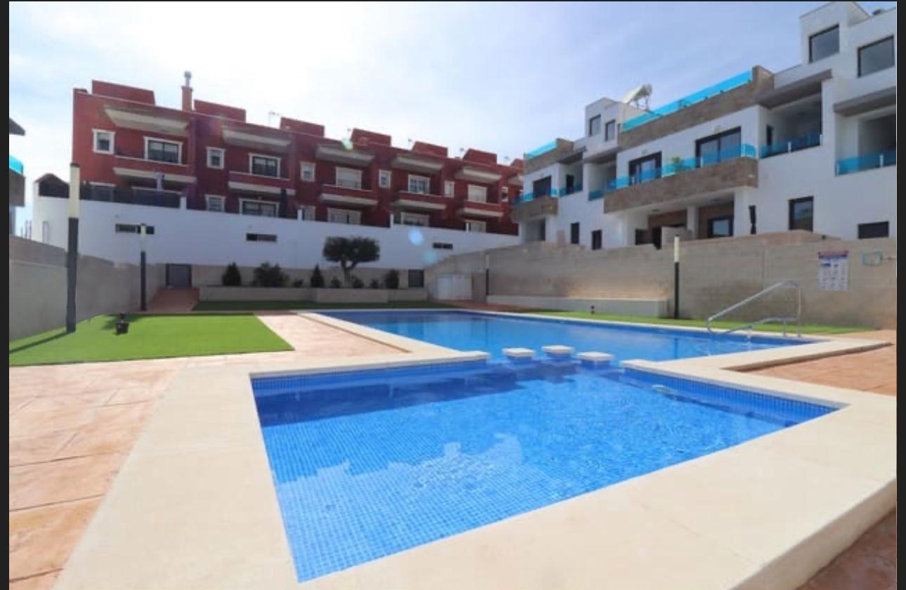 Rynek pierwotny - Szeregowiec - Bigastro