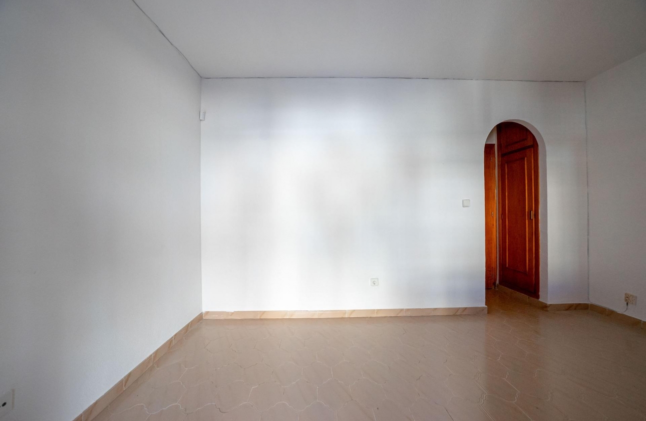 Resale - Apartment - Torrevieja - El Chaparral