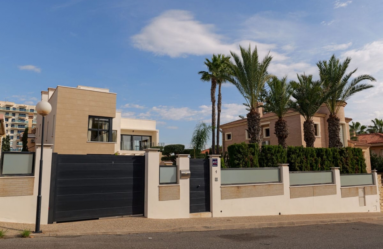 Obra nueva - Villa - Torrevieja