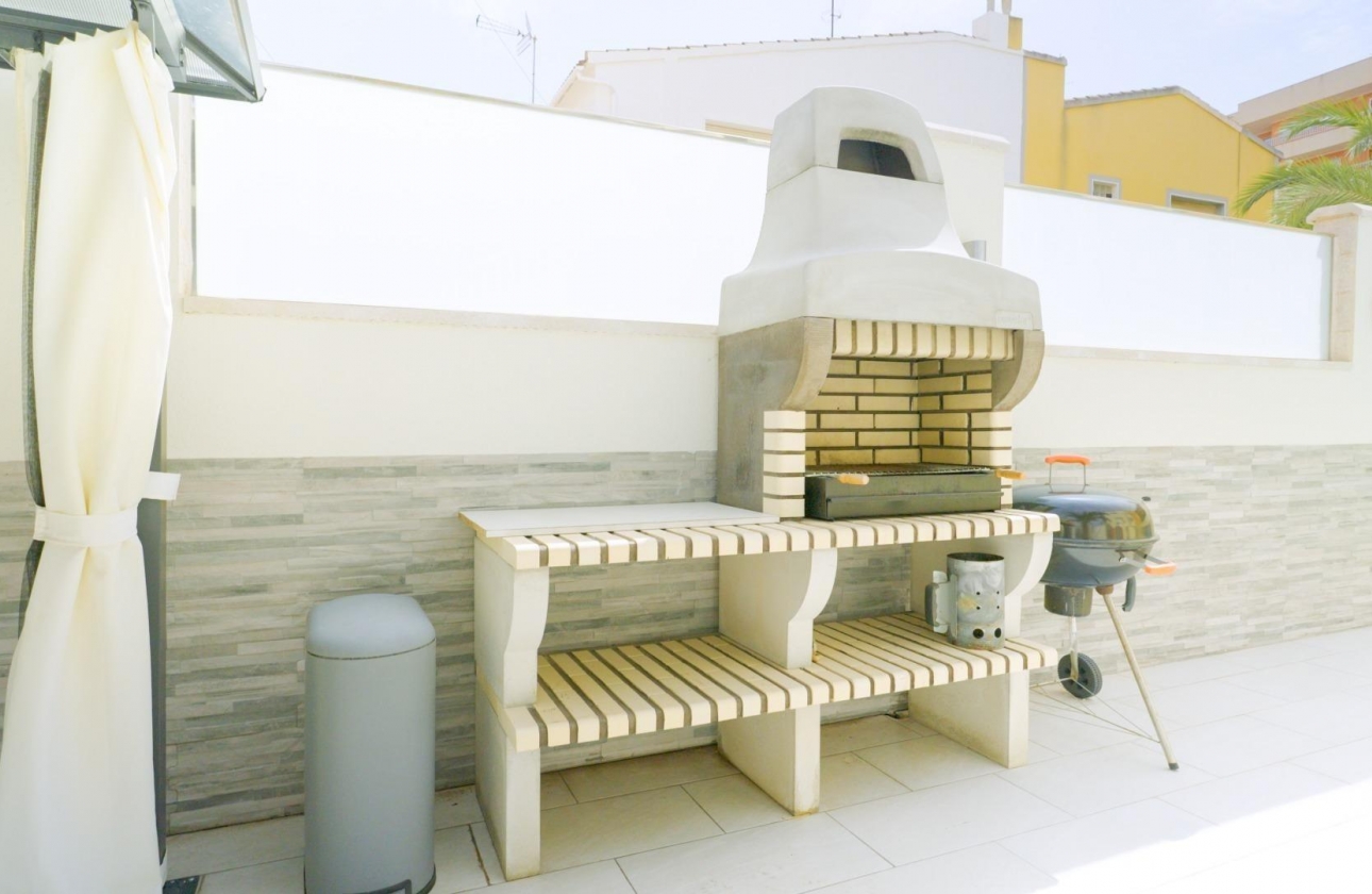 Rynek wtórny - Szeregowiec - Torrevieja - Punta Prima