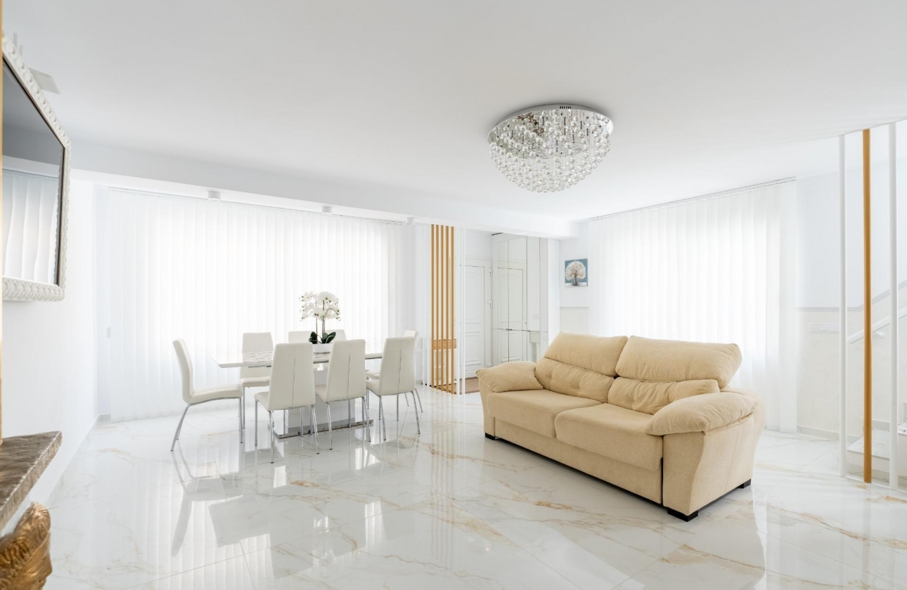 Rynek wtórny - Szeregowiec - Torrevieja - Punta Prima