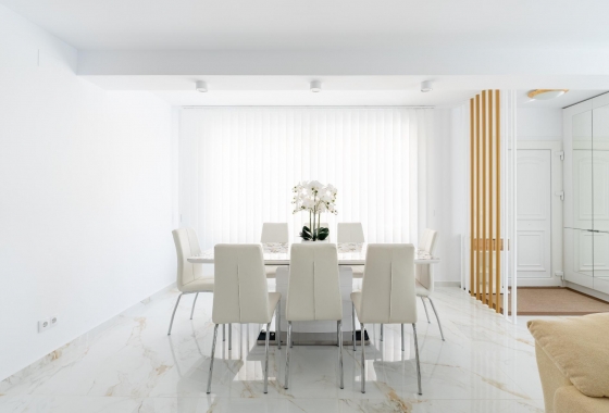 Rynek wtórny - Szeregowiec - Torrevieja - Punta Prima