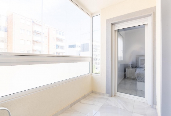 Rynek wtórny - Szeregowiec - Torrevieja - Punta Prima