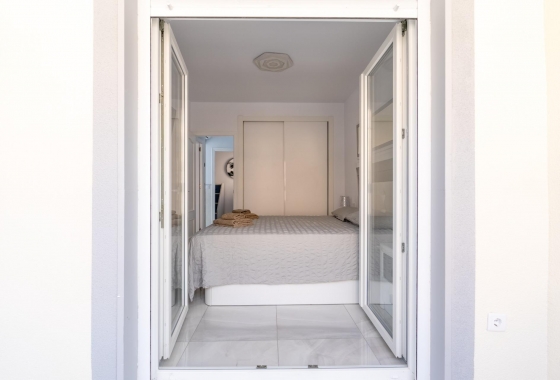 Rynek wtórny - Szeregowiec - Torrevieja - Punta Prima