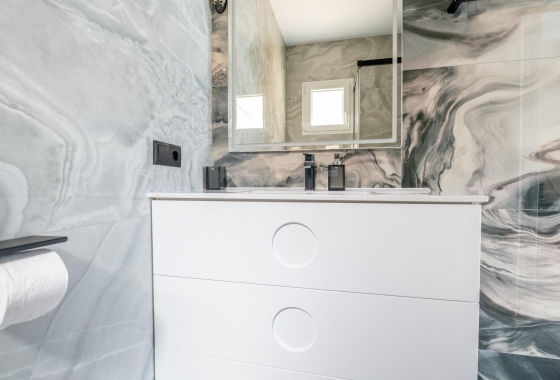 Rynek wtórny - Szeregowiec - Torrevieja - Punta Prima