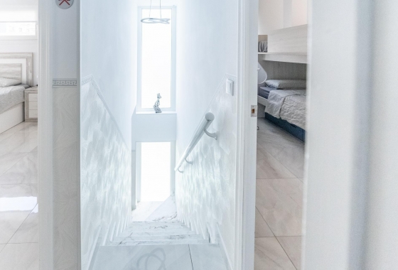 Rynek wtórny - Szeregowiec - Torrevieja - Punta Prima