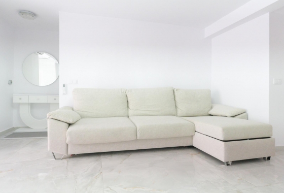 Rynek wtórny - Szeregowiec - Torrevieja - Punta Prima