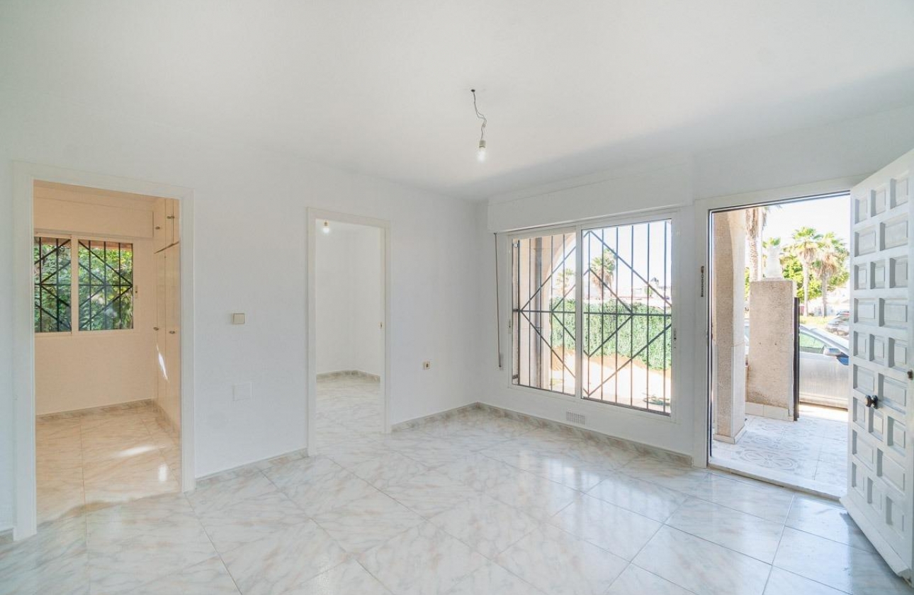 Rynek wtórny - Szeregowiec - Torrevieja - Carrefour