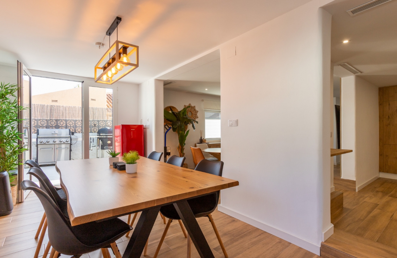 Rynek wtórny - Szeregowiec - Torrevieja - Los Balcones