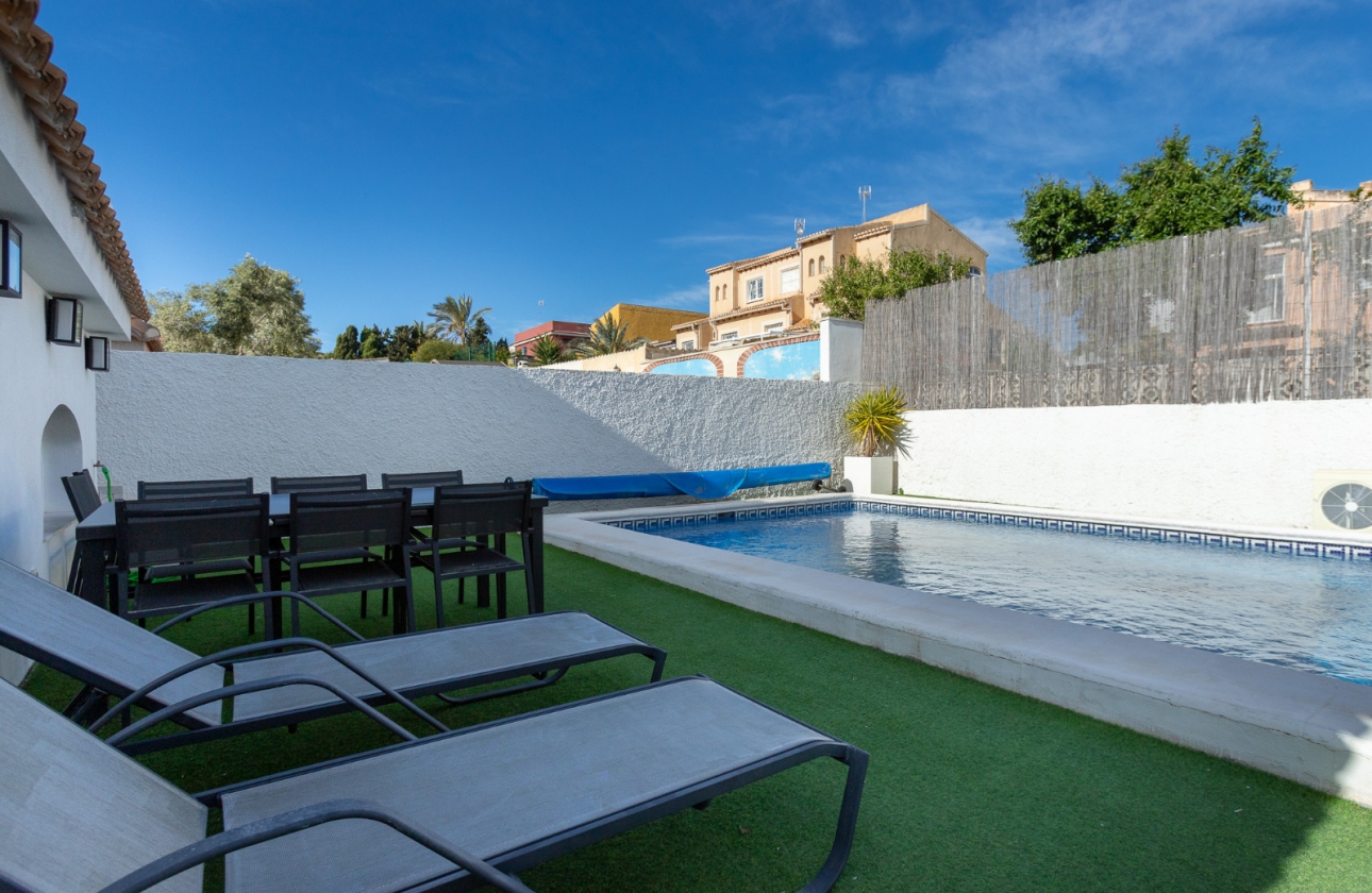 Rynek wtórny - Szeregowiec - Torrevieja - Los Balcones