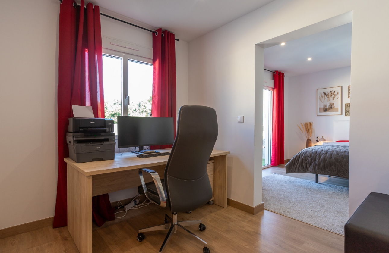 Rynek wtórny - Szeregowiec - Torrevieja - Los Balcones