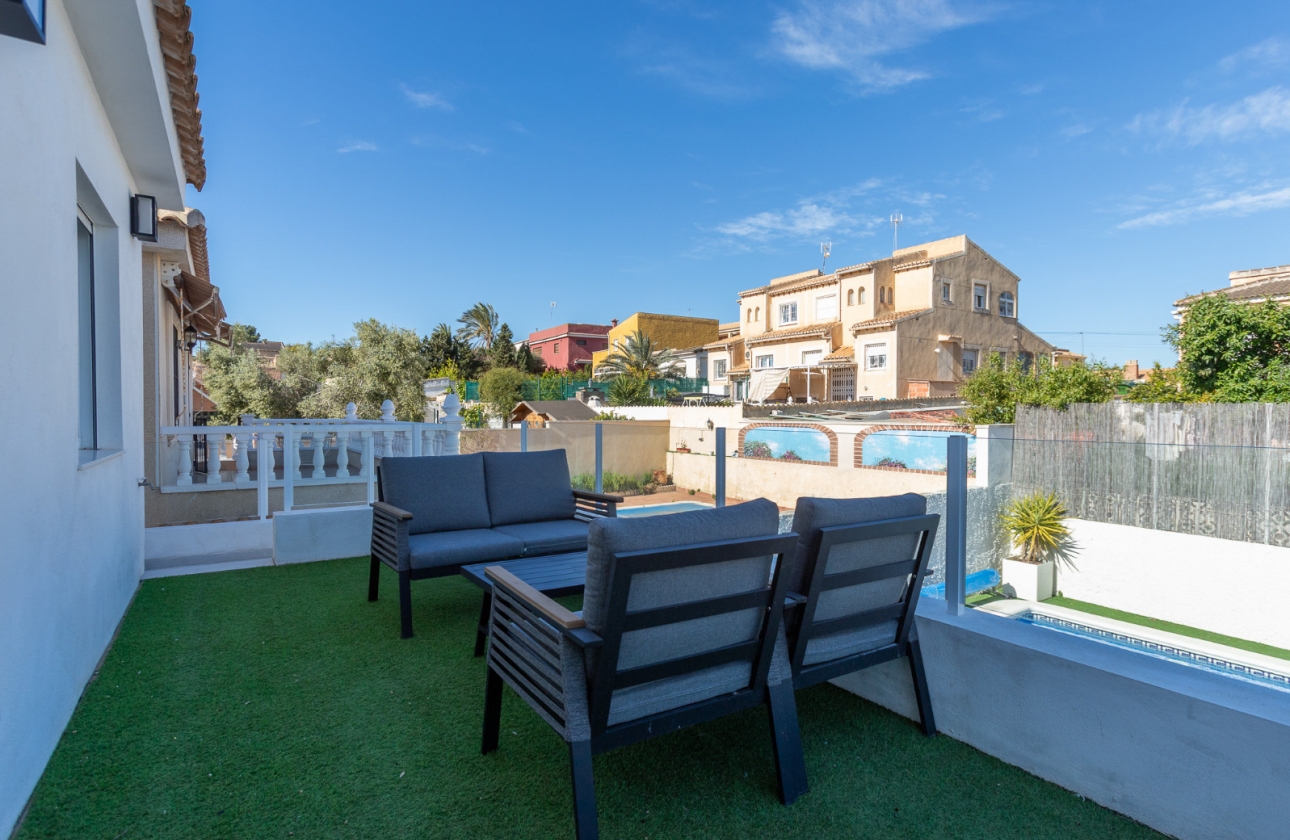 Rynek wtórny - Szeregowiec - Torrevieja - Los Balcones