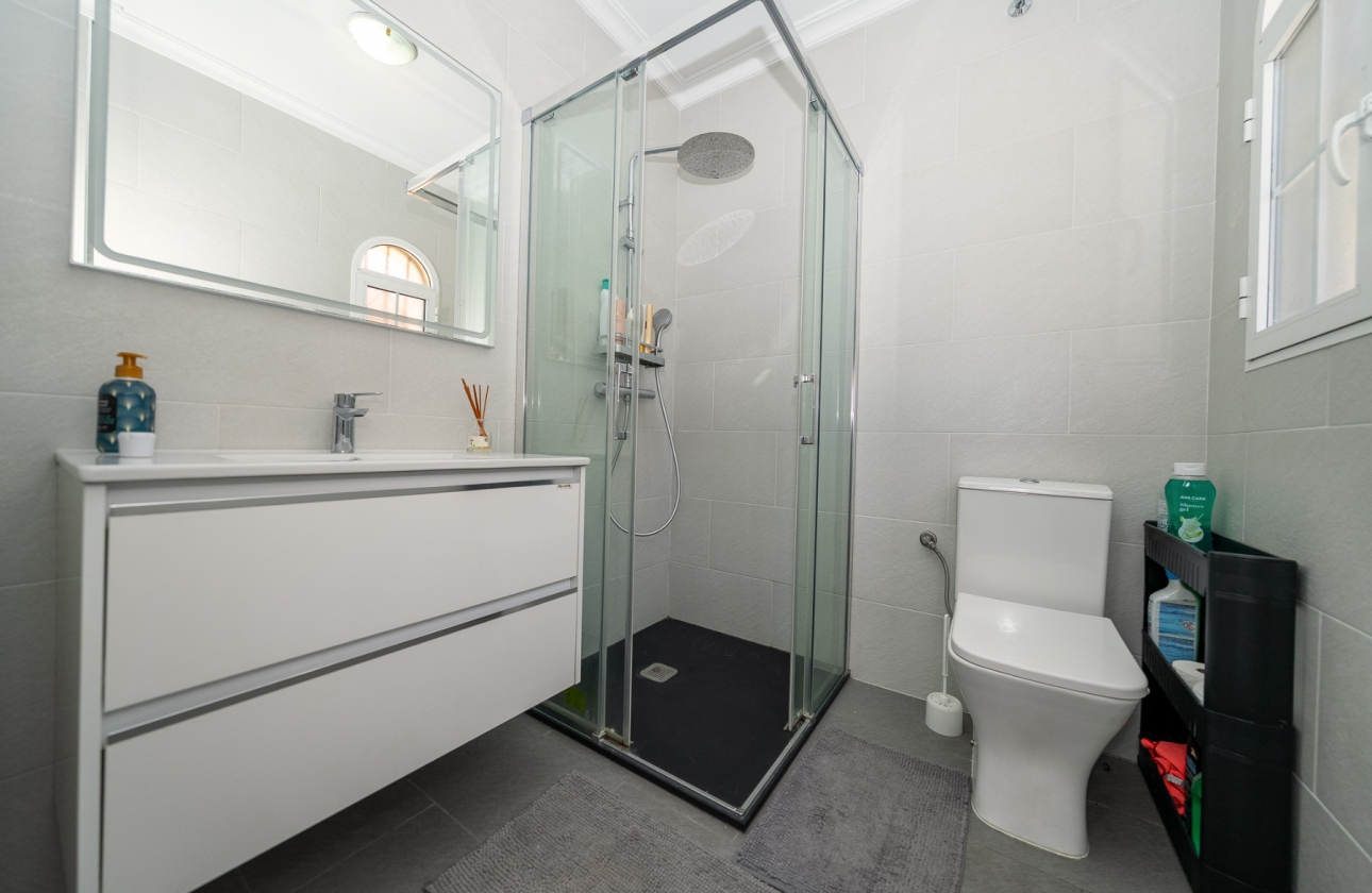 Rynek wtórny - Villa - Orihuela Costa - Sportcentre