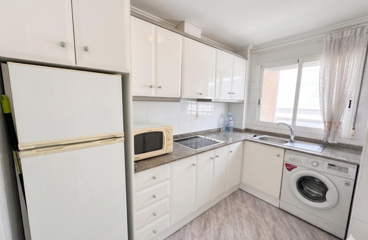 Rynek wtórny - Apartament - Torrevieja - Estacion de autobuses