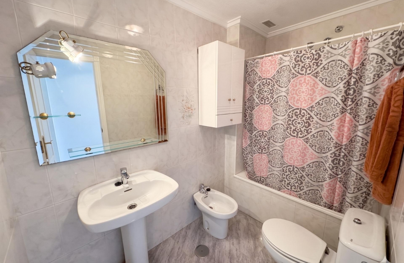 Rynek wtórny - Apartament - Torrevieja - Estacion de autobuses