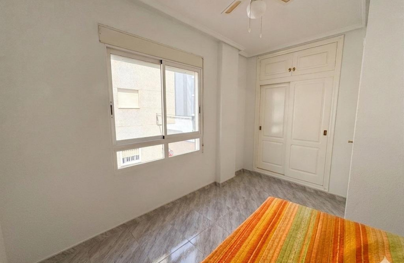 Rynek wtórny - Apartament - Torrevieja - Estacion de autobuses