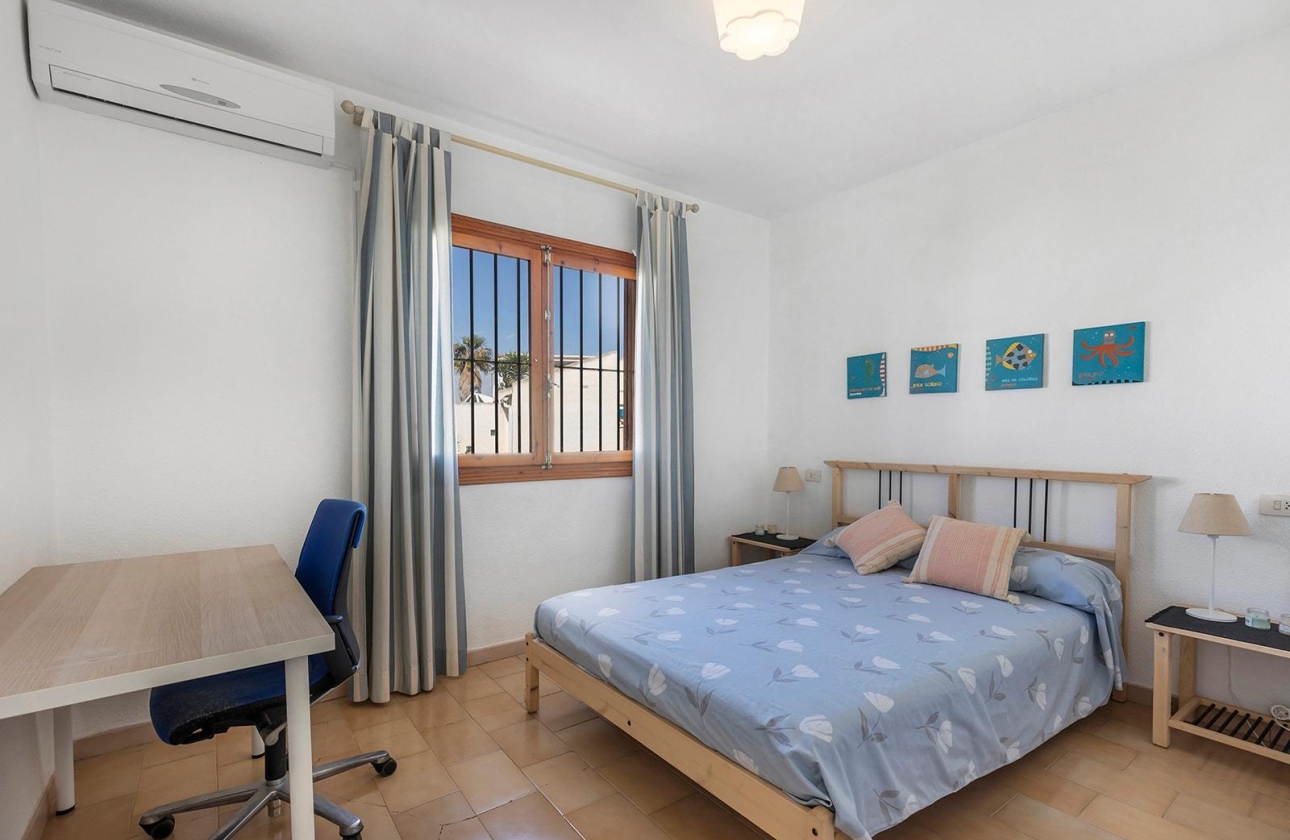 Rynek wtórny - Szeregowiec - Torrevieja - Calas blanca