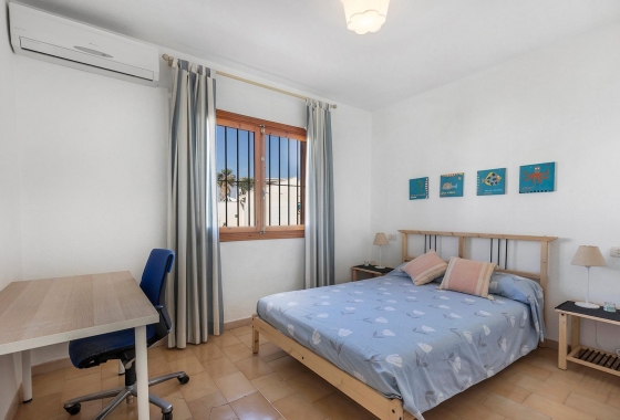 Rynek wtórny - Szeregowiec - Torrevieja - Calas blanca