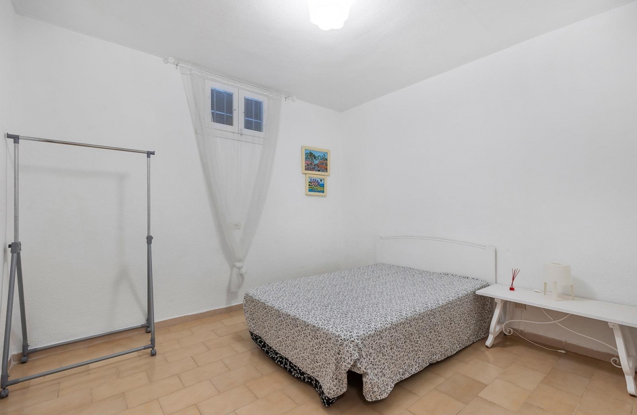 Rynek wtórny - Szeregowiec - Torrevieja - Calas blanca