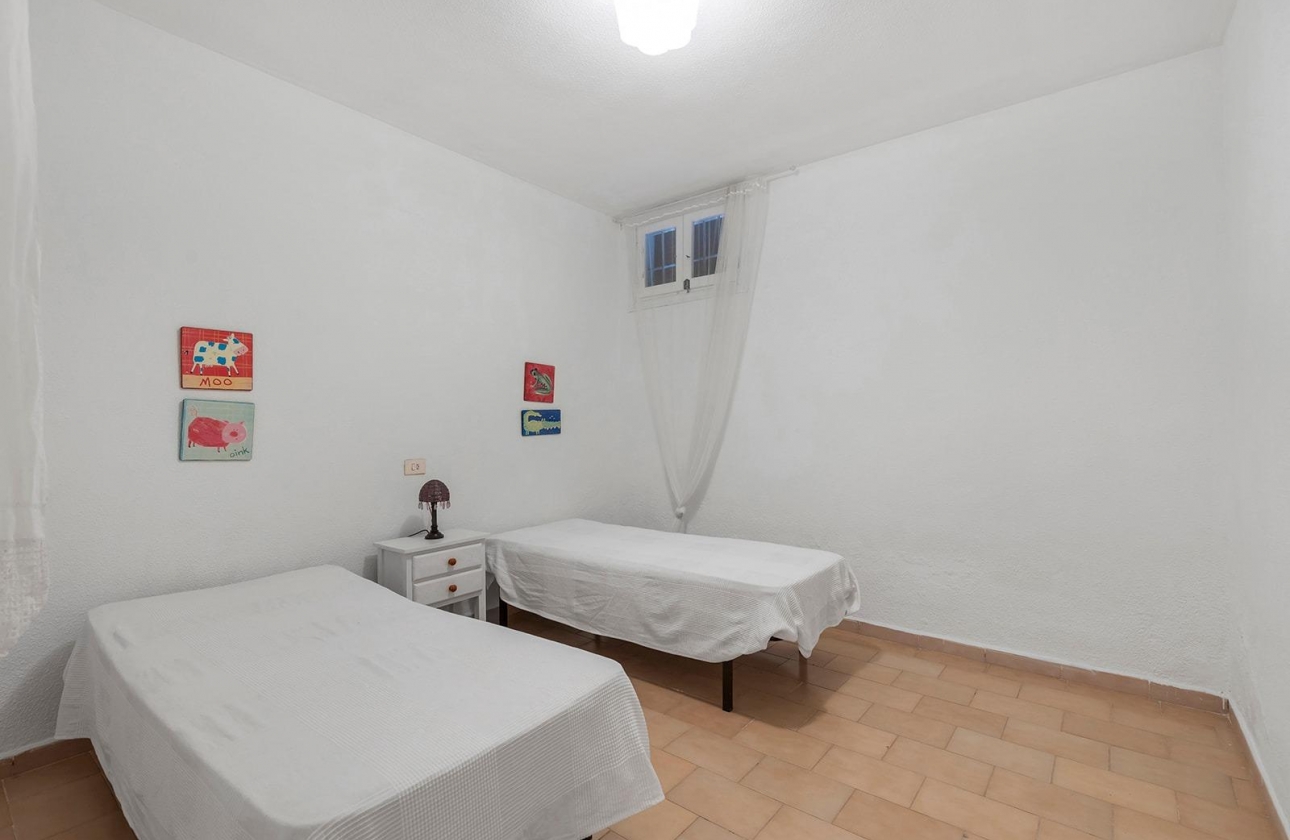Rynek wtórny - Szeregowiec - Torrevieja - Calas blanca