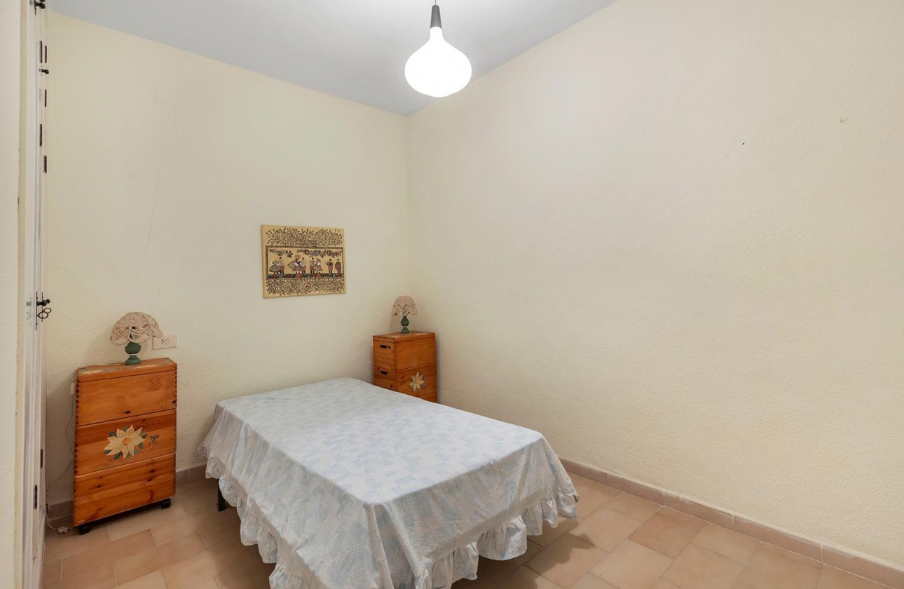 Rynek wtórny - Szeregowiec - Torrevieja - Calas blanca