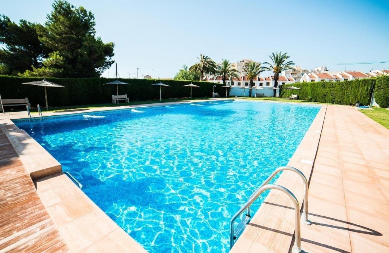Rynek wtórny - Szeregowiec - Torrevieja - Calas blanca