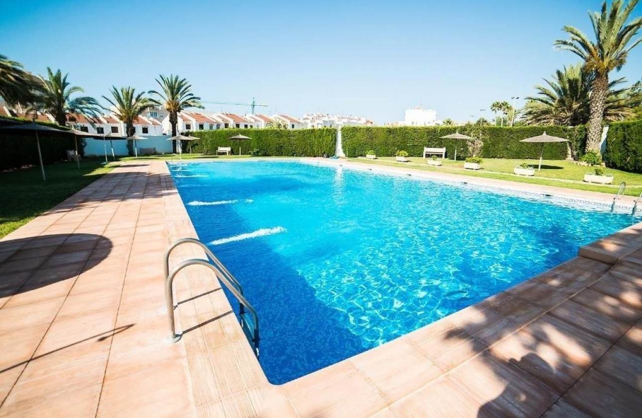 Rynek wtórny - Szeregowiec - Torrevieja - Calas blanca