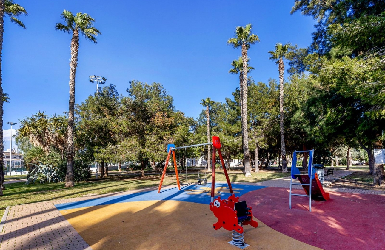 Rynek wtórny - Szeregowiec - Torrevieja - Calas blanca